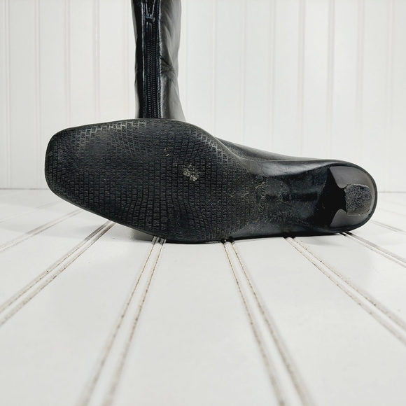 Stuart Weitzman Women's Black Leather Kitten Heel Back Zip Ankle Boots I464 - Picture 10 of 11